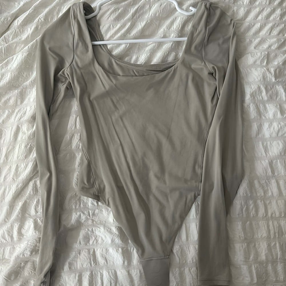 Lululemon body suit